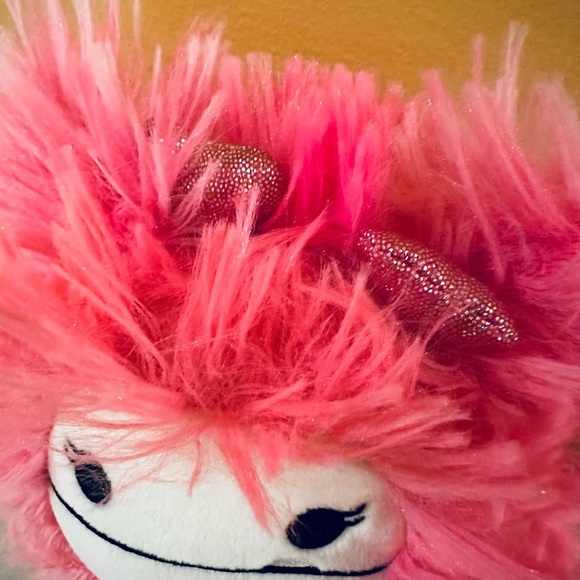 Nwt Caparinne the Valentine’s Day Bigfoot 5” Squishmallows - Picture 5 of 6